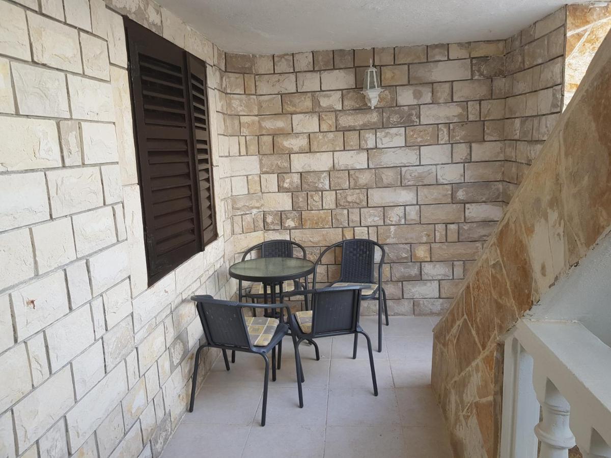 Apartman Martina Ražanac Exterior foto