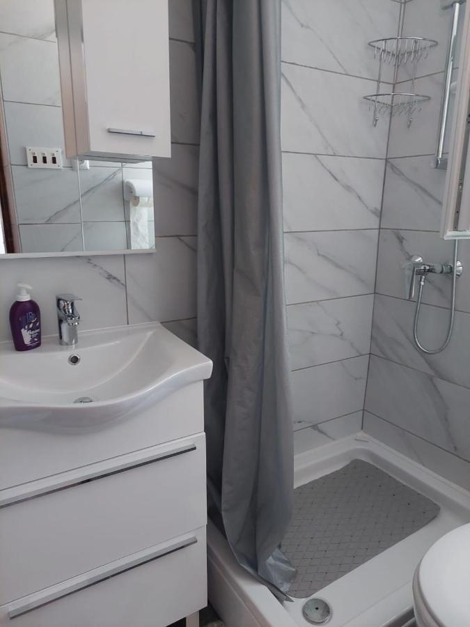 Apartman Martina Ražanac Exterior foto